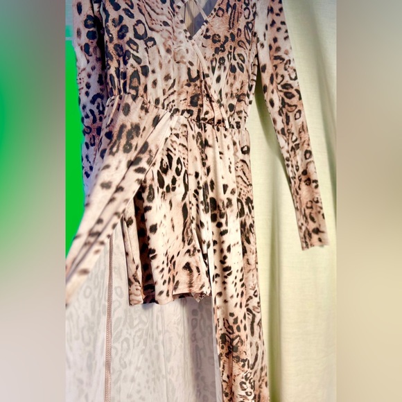 Venus Sexy Long Leopard Romper with Mock Neck and Strappy Detail, NWOT, XS - Picture 8 of 16